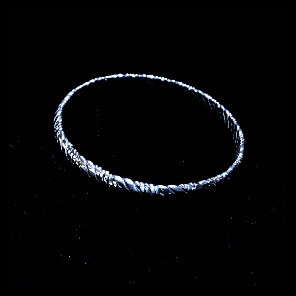 Silver Textured Bangle Bracelet❤